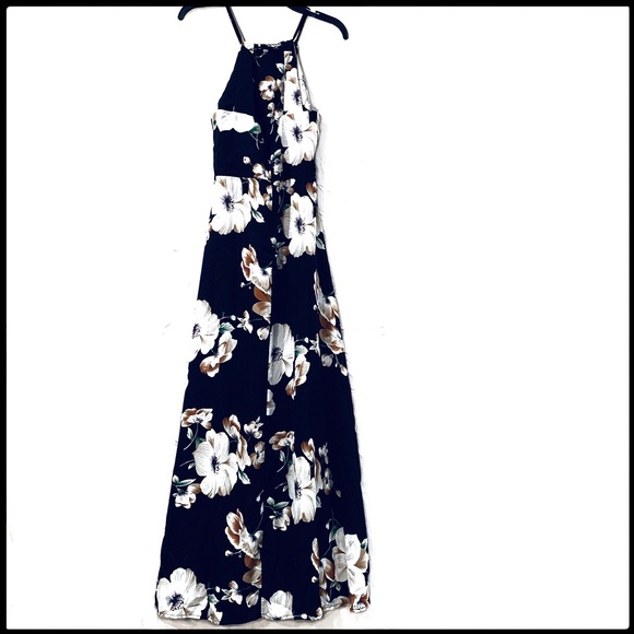 Halter Neck Maxi Dress - Picture 2 of 8